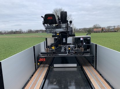 KWB 3 assige steentrailer oplegger trailer met KENNIS verrijdbare autolaadkraan kraan JKB stenenklem