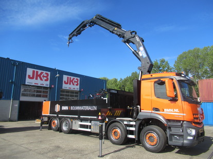 HMF 5020 met fly-jib op mercedes arocs JKB bakopbouw carrosserie